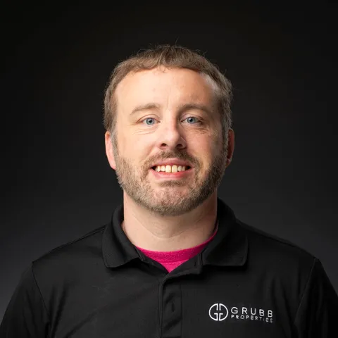 Portrait of Travis Everett