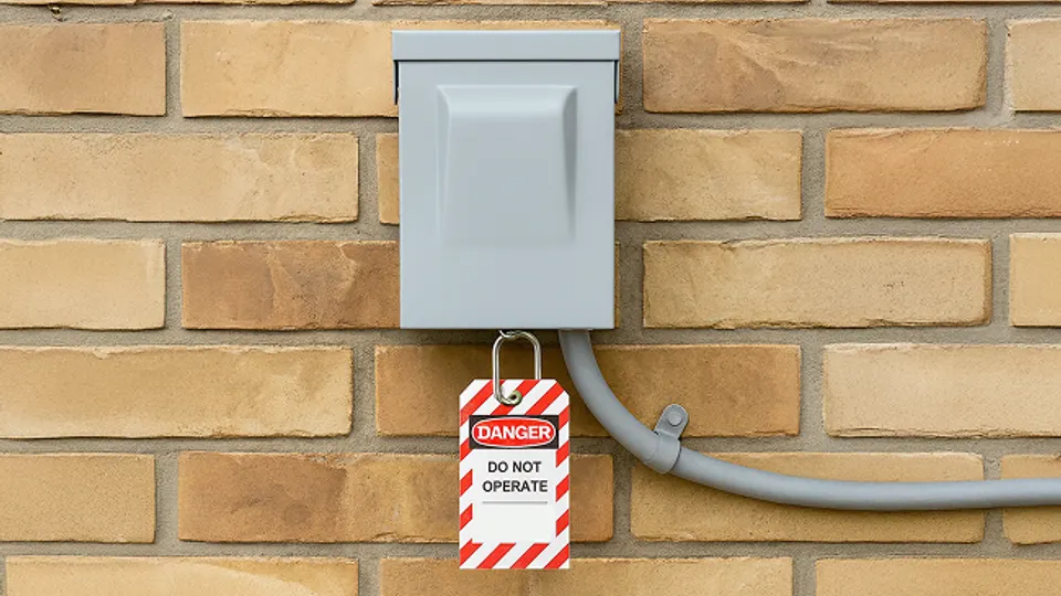 Lesson thumbnail: Lockout/Tagout: 2 Points of Safety